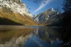 Leopoldsteinersee in autumn afternoon