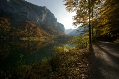 Leopoldsteinersee in autumn moonlight