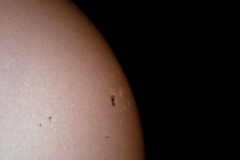 Sonne 2016-05-05 800mm   22mm Okular-Projektion ISO200 1div60s einzelbild levels 50%